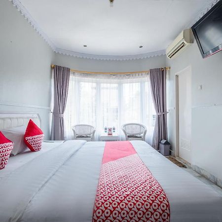 Oyo 1444 Patradissa Stasiun Bandung Hotel Ngoại thất bức ảnh