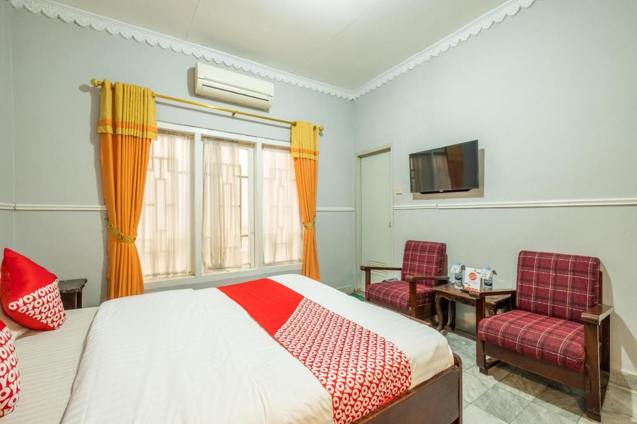 Oyo 1444 Patradissa Stasiun Bandung Hotel Ngoại thất bức ảnh