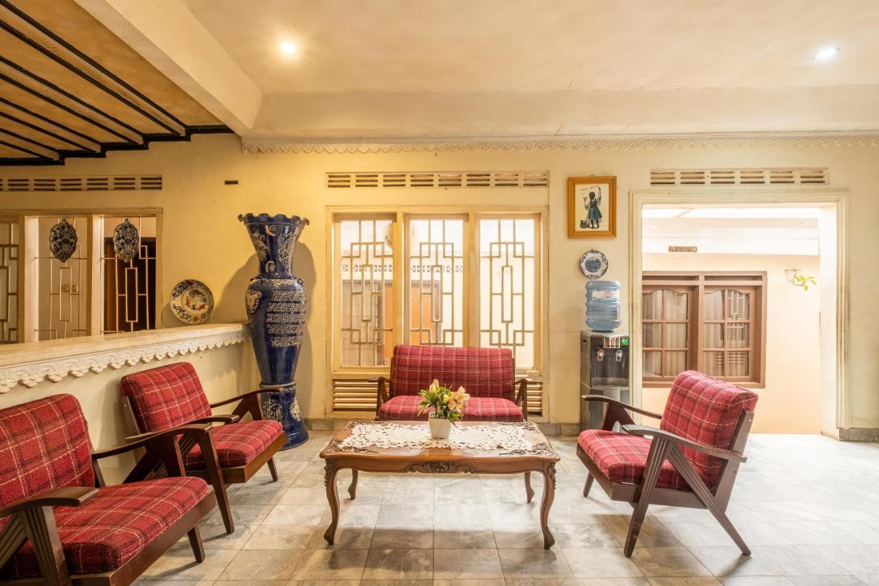 Oyo 1444 Patradissa Stasiun Bandung Hotel Ngoại thất bức ảnh