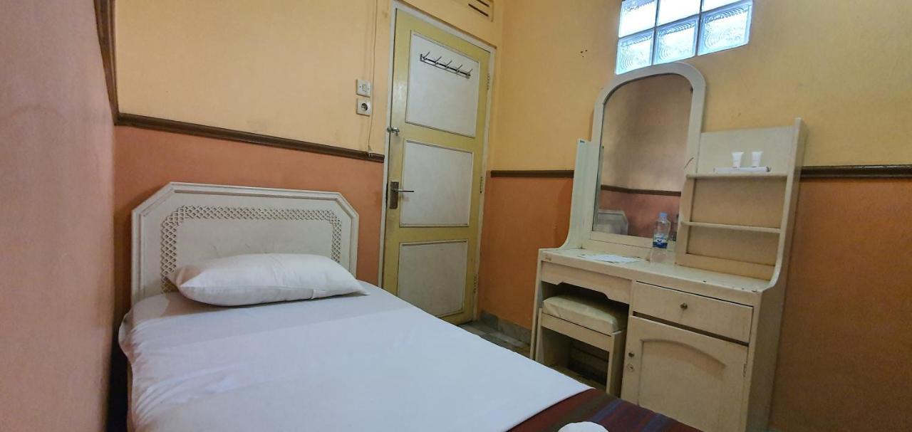 Oyo 1444 Patradissa Stasiun Bandung Hotel Ngoại thất bức ảnh