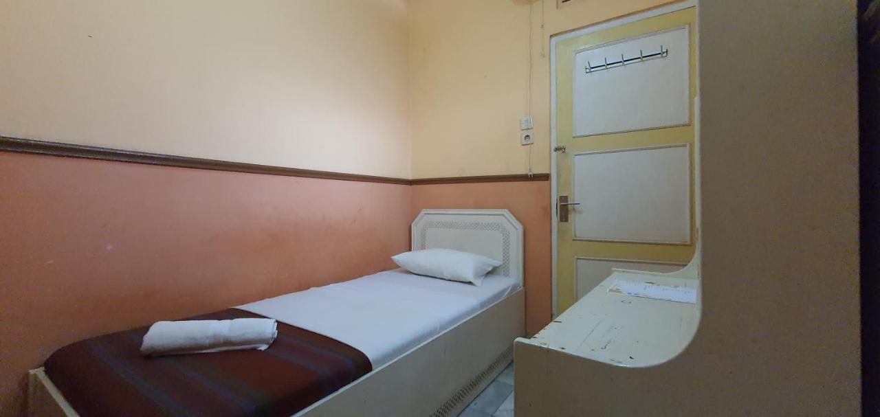 Oyo 1444 Patradissa Stasiun Bandung Hotel Ngoại thất bức ảnh