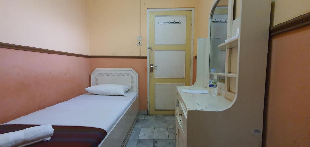Oyo 1444 Patradissa Stasiun Bandung Hotel Ngoại thất bức ảnh
