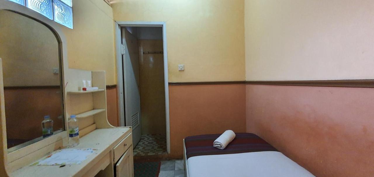 Oyo 1444 Patradissa Stasiun Bandung Hotel Ngoại thất bức ảnh
